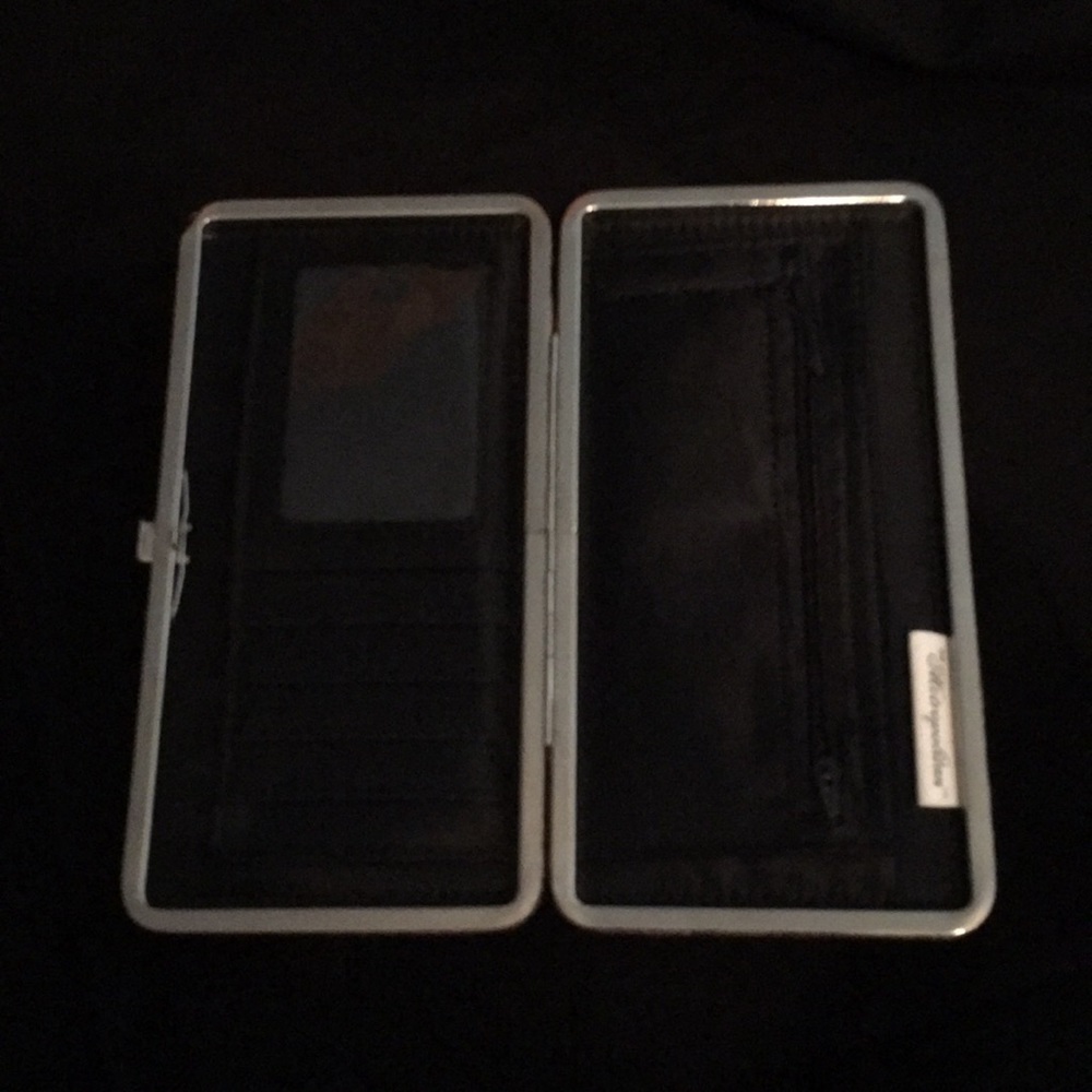 Metropolitan Slim Wallet - Picture 2 of 2